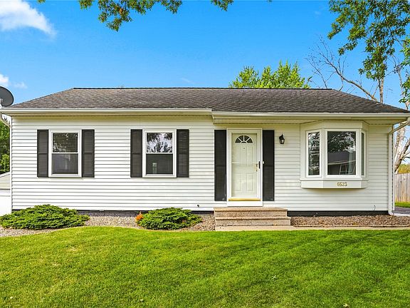 2nd image of 6523 Boxwood Ln NE