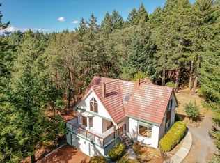 620 Tammy Pl, Highlands, BC V9B 6E9