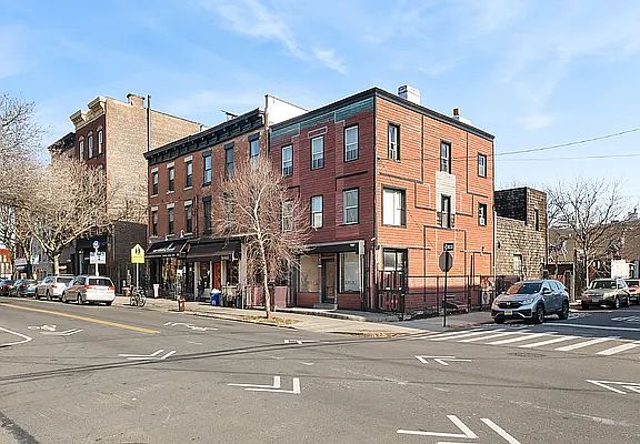 3rd image of 361 Van Brunt St