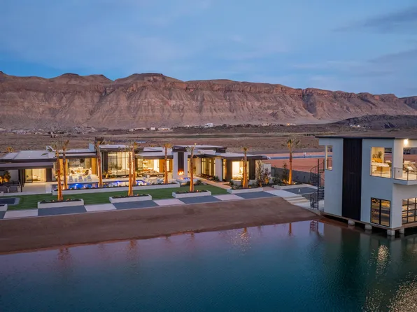 4242 S Wake St, Hurricane, UT 84737