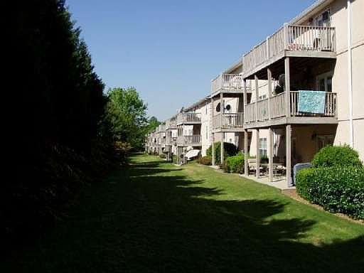 2nd image of 3924 Stillwater Dr