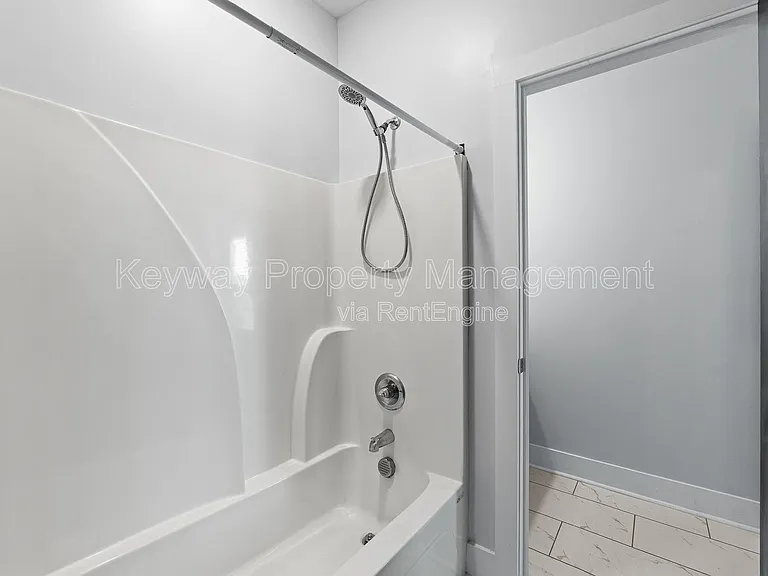 2217 Laurens St — Photo 23