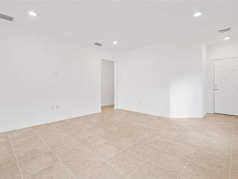 6560 Silverstar Dr — Photo 16