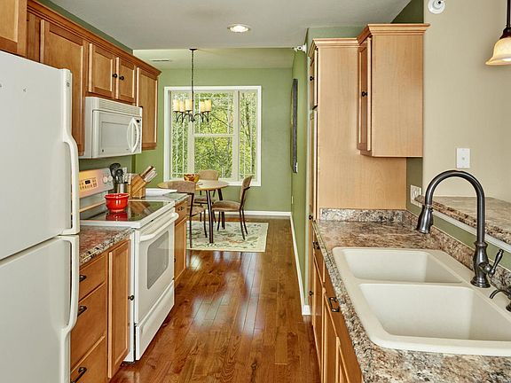 4th image of 8621 S Deerwood Ln #41