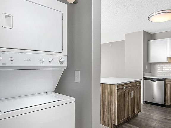 4th image of 200 N Lakeshore Dr #1804