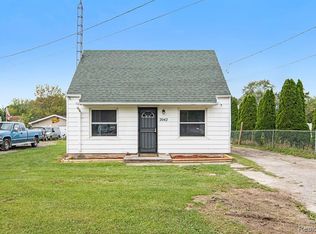 2042 S Belsay Rd, Burton, MI 48519