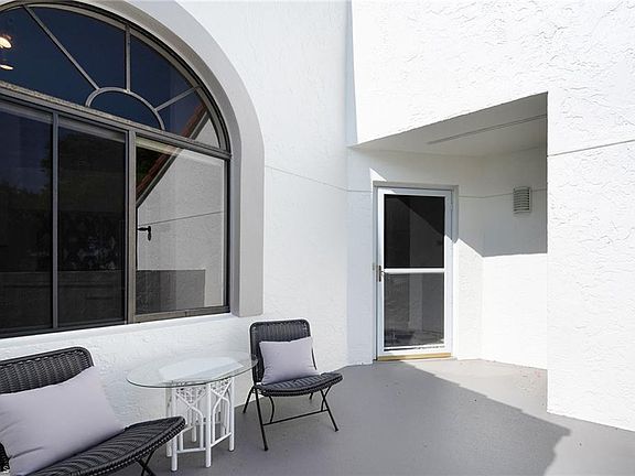 3rd image of 577 Beachwalk CIR #R203