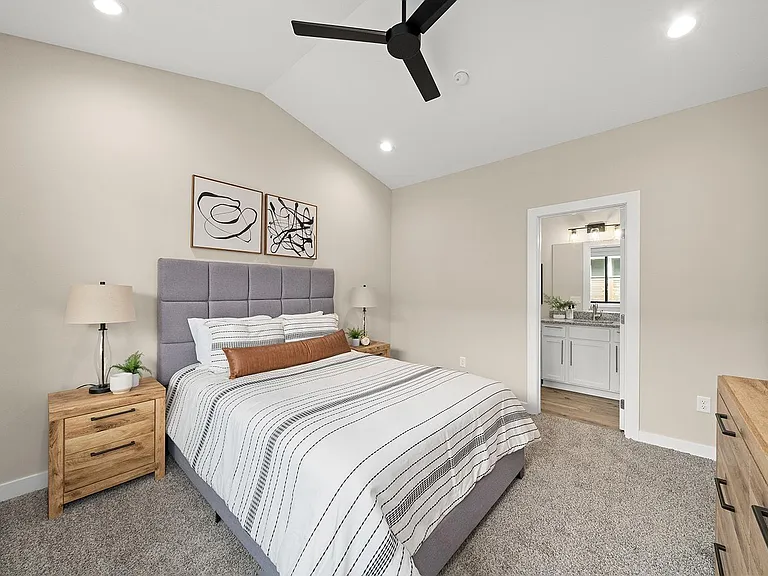 1016 NW Bethel Ln — Photo 11