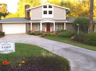 1093 W Nancy Creek Dr, Atlanta, GA 30319