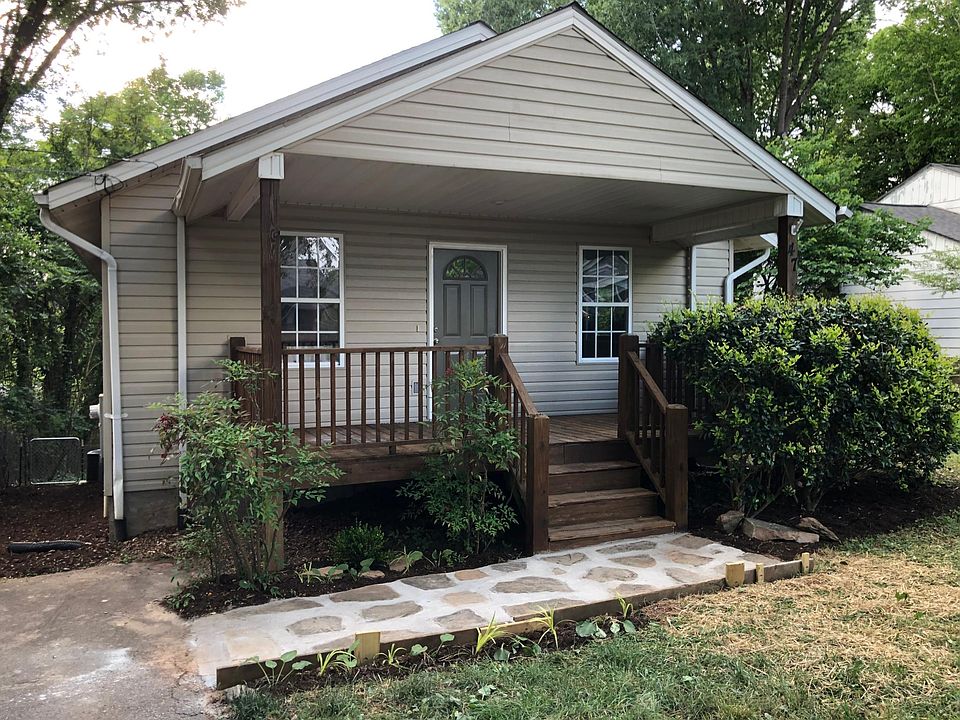Cozy front porch, quiet street