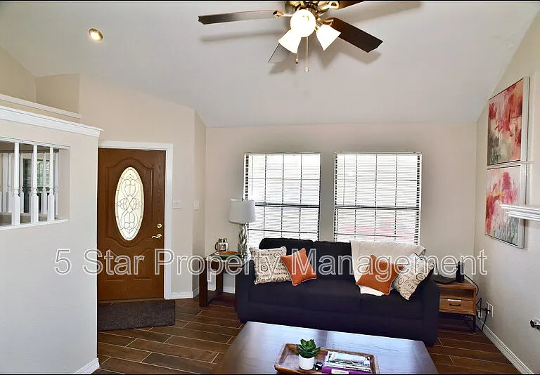 7229 Canyon Run Dr — Photo 5