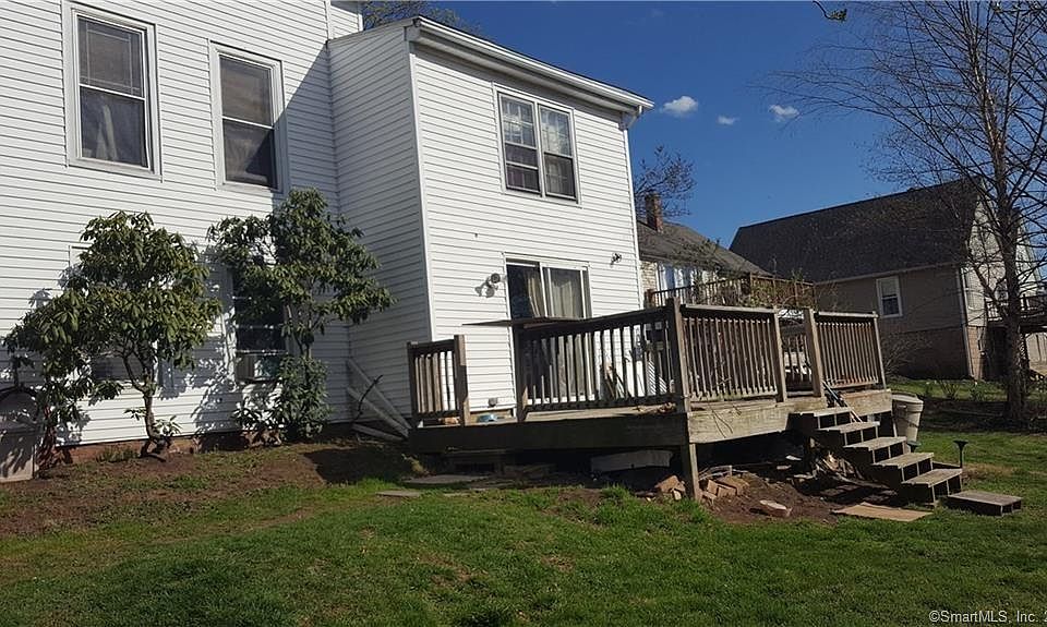 2nd image of 313 Curtis St