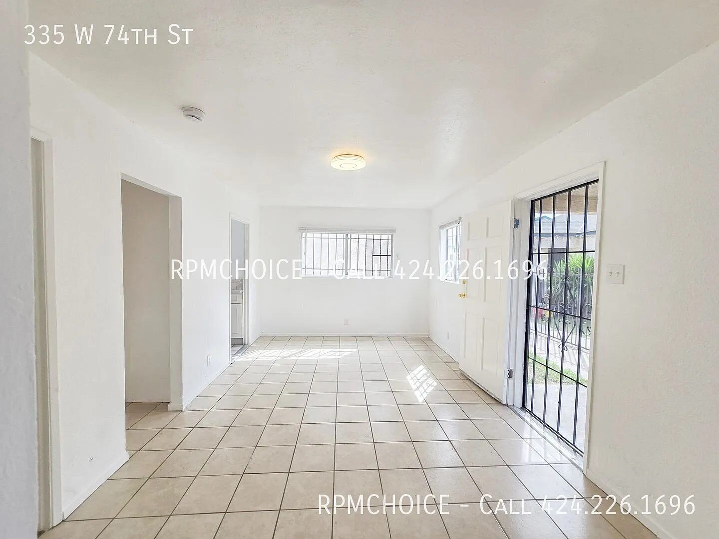 Stand alone large 1bd/1ba unit with little yard, parking, and great layout — Photo 4