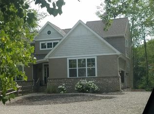 28718 Hovey Ln, New Hudson, MI 48165