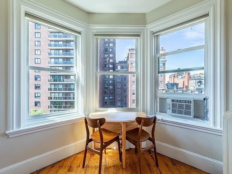 195 Beacon St #9 — Photo 6