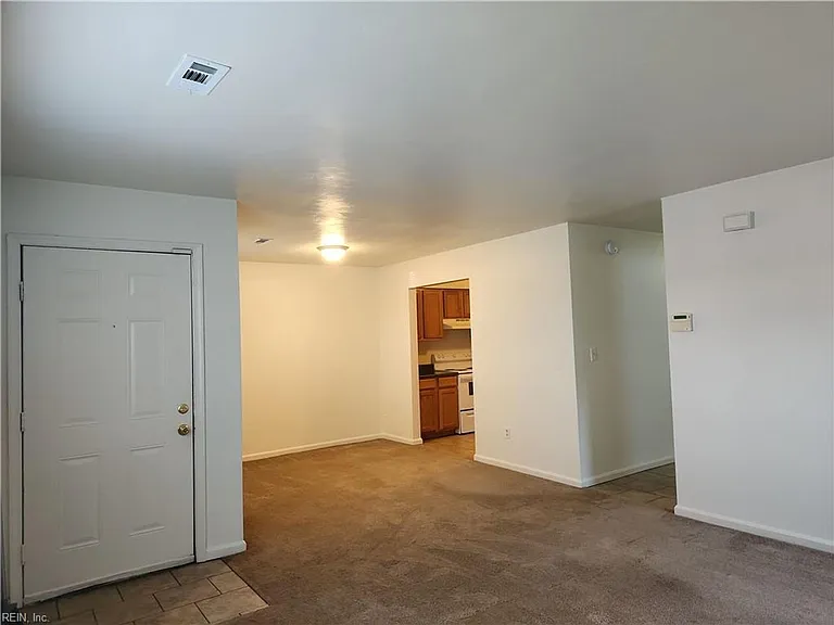 6045 Bradford Dr #B — Photo 5