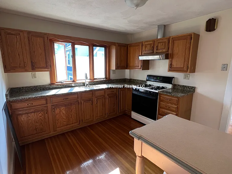 382 Beale St #2 — Photo 10