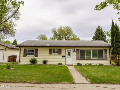 1019 4th St SE, East Grand Forks, MN, 56721