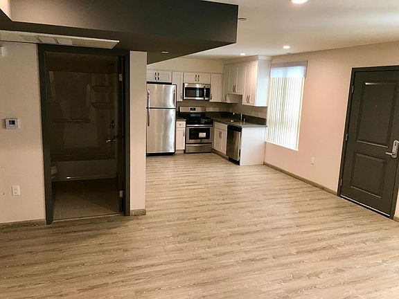 4th image of 6238 Fulton Ave #3C