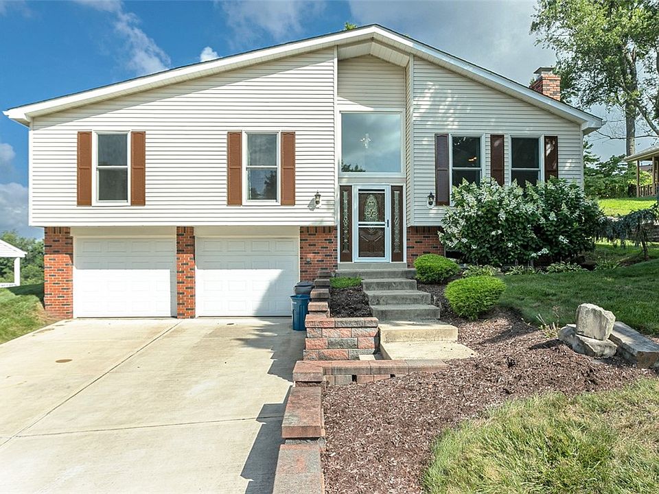 1st image of 555 Monticello Dr