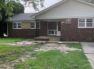 635 S Longfellow Ln, Wichita, KS 67207