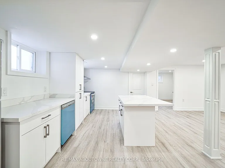 4395 Longmoor Dr #LOWER — Photo 11