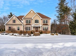 61 Post Rd, Hooksett, NH 03106