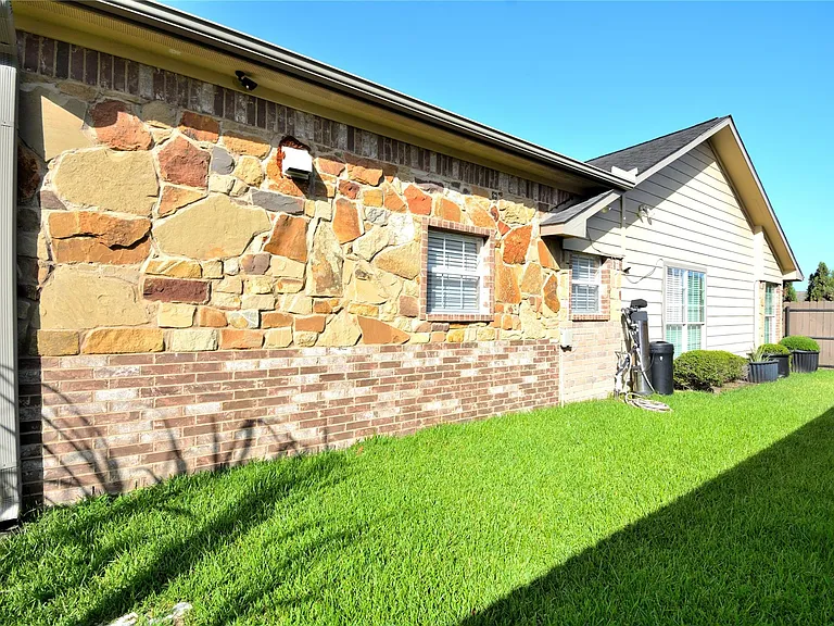 11315 Waxwood Dr — Photo 5