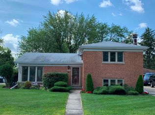 4721 W Lake Ave, Glenview, IL