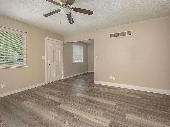 4th image of 2333 W 59th St