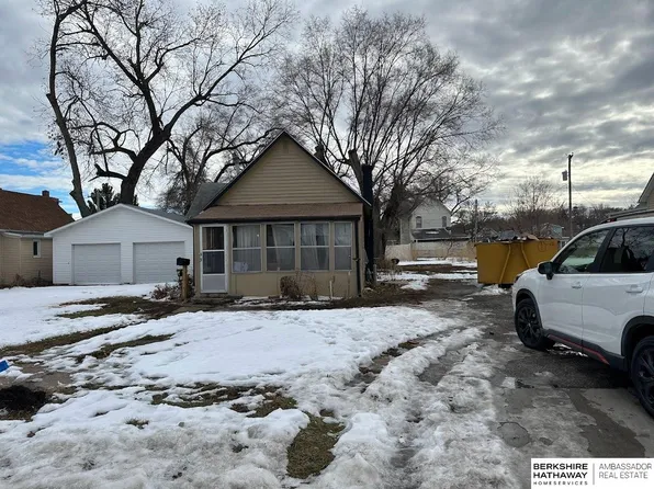 3025 Pratt St, Omaha, NE 68111