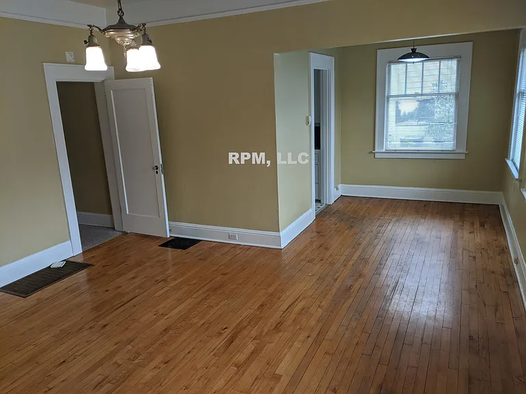 230 NE 53rd Ave — Photo 10