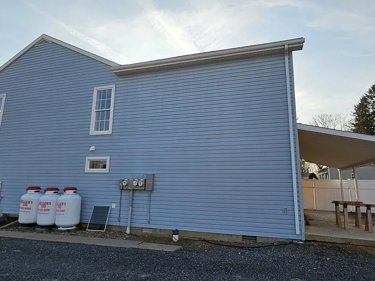 406 Main St — Photo 23
