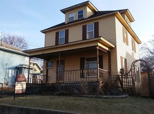 508 E Charles St, Oelwein, IA 50662