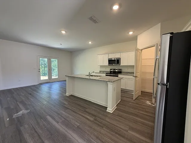 288 Silverton Dr — Photo 4