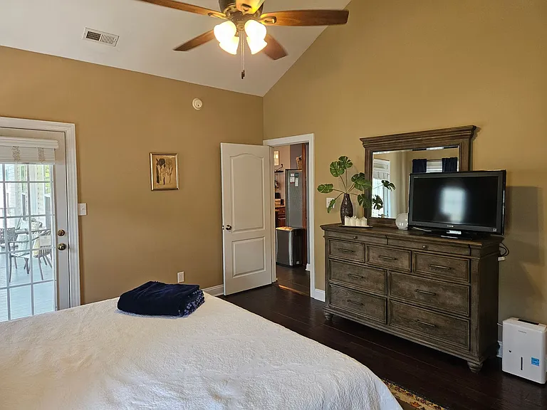 142 Shellbank Dr — Photo 17