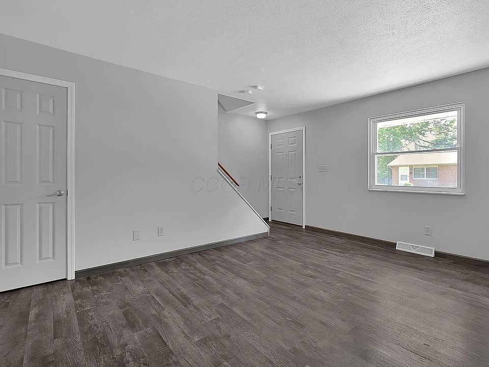 1st image of 53 Neil St APT 3