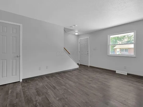 53 Neil St APT 3, Delaware, OH 43015