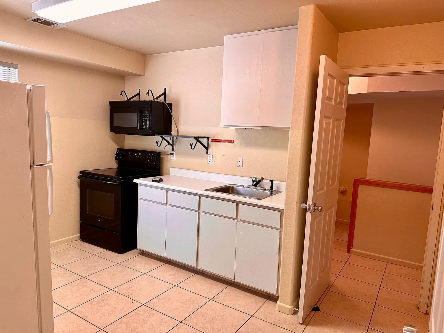 4 bed, 2902 sqft, $1,750 — Photo 3