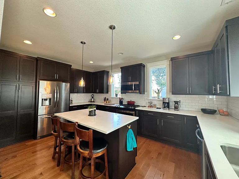 7920 NE Schuyler St — Photo 2