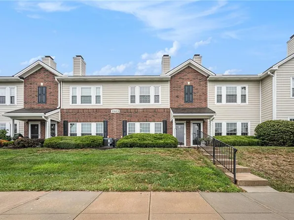 11613 Tomahawk Creek Pkwy APT E, Leawood, KS 66211