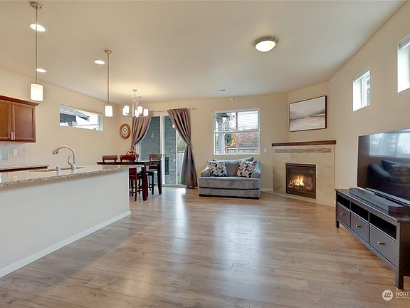 5th image of 7839 161st Street E