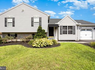 150 Farm Ln, Manchester, PA 17345