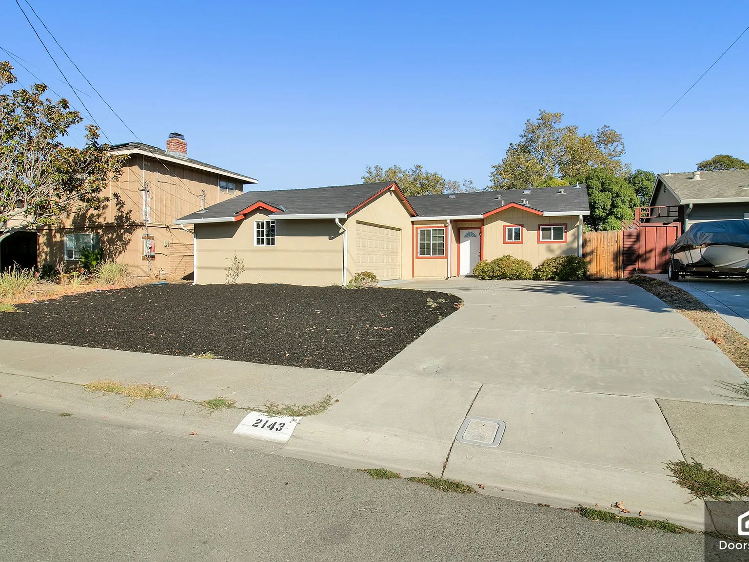 3 bed, 1.5 bath, 1031 sqft, $2,600 — Photo 4