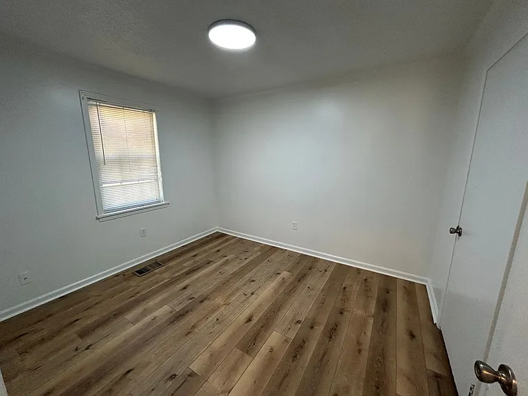 1085 Berrywood Ave — Photo 8
