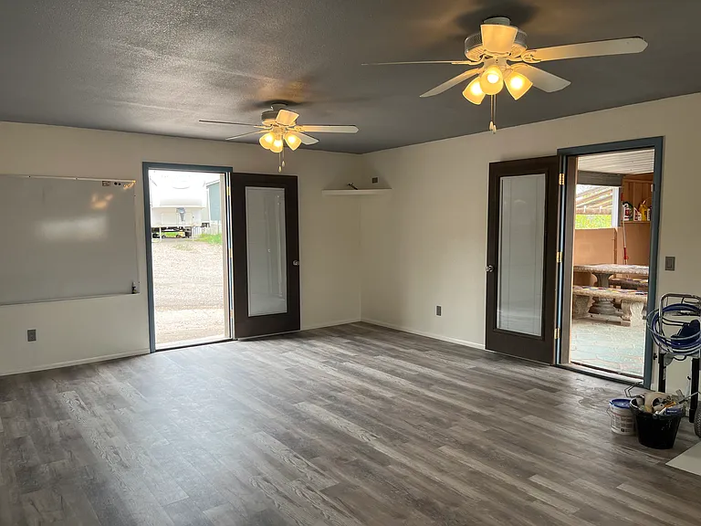 701 Center Ave — Photo 38