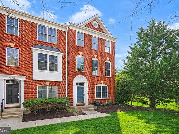 3rd image of 42760 Atchison Ter