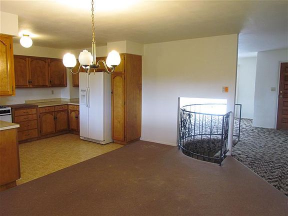 4th image of 369 County Road 142