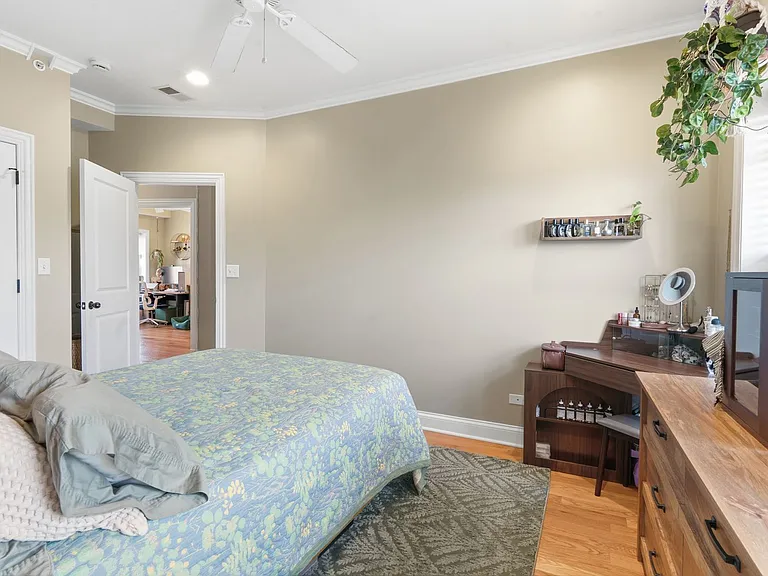 Hinman Court Condos — Photo 45