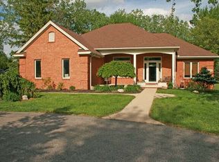 7818 Douglas Rd, Lambertville, MI 48144